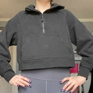 Black Lululemon scuba